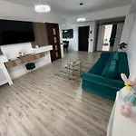 Amira Apartment